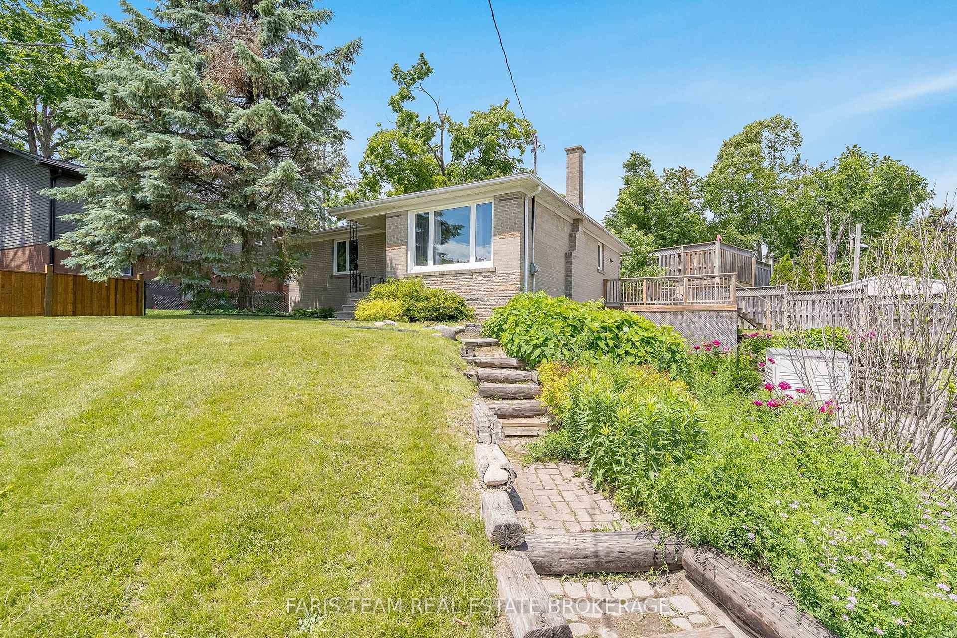 Photo 3 of 10 Karen Crescent, Orillia — HOMEH
