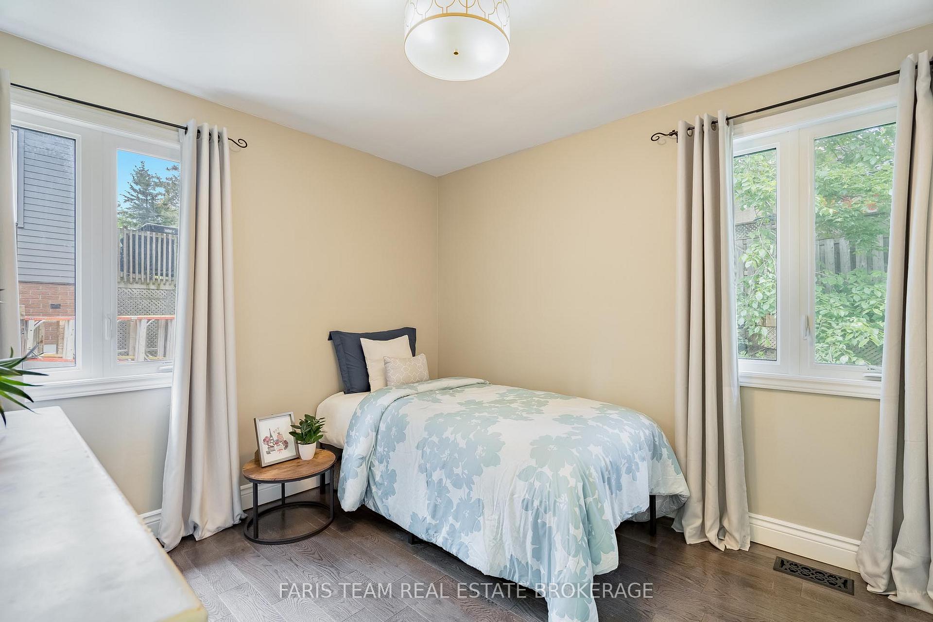 Photo 16 of 10 Karen Crescent, Orillia — HOMEH