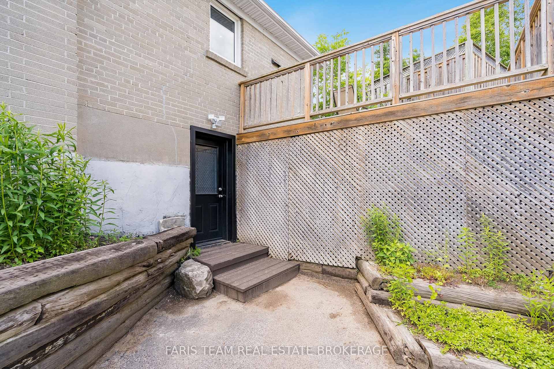 Photo 19 of 10 Karen Crescent, Orillia — HOMEH