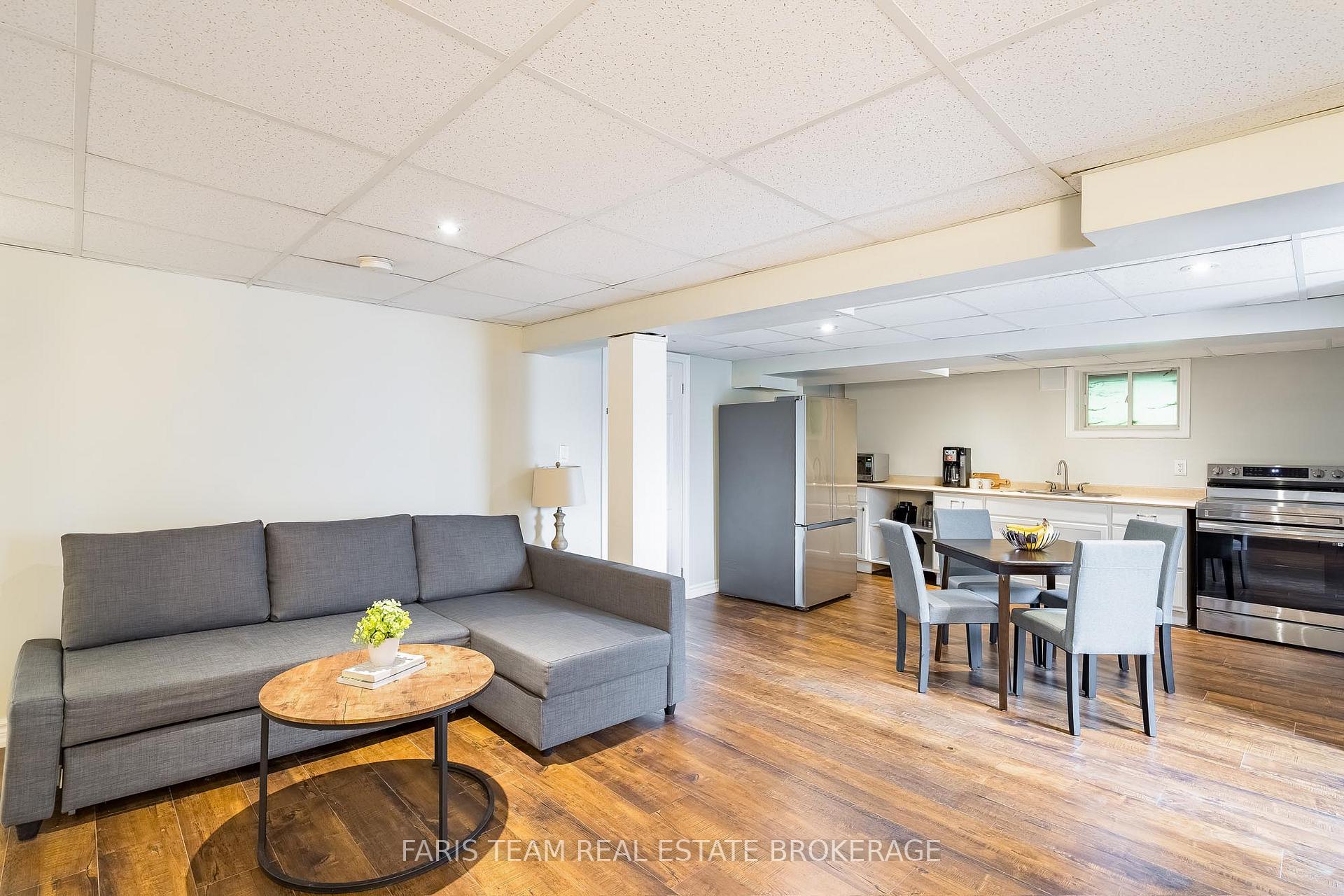 Photo 24 of 10 Karen Crescent, Orillia — HOMEH