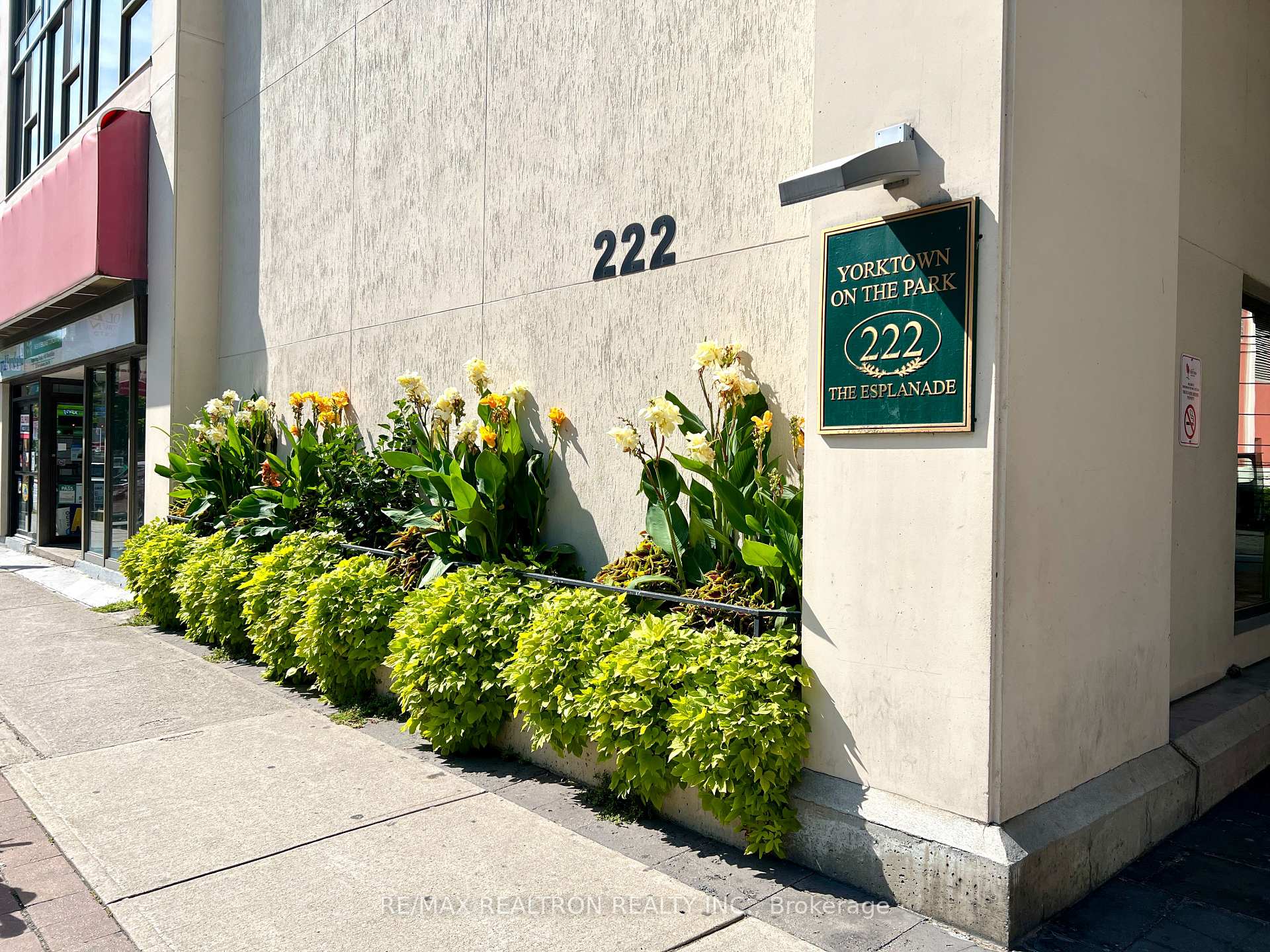 Photo 2 of Unit 512, 222 The Esplanade, Toronto, Waterfront Communities — HOMEH