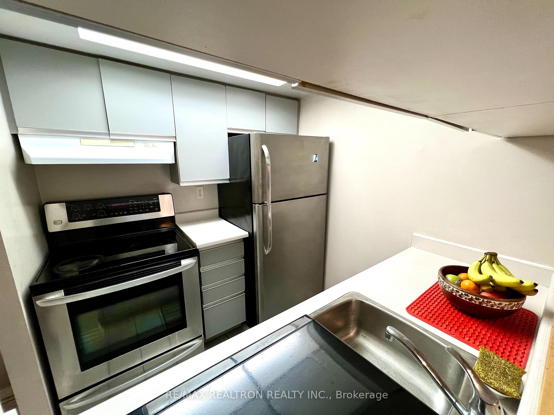 Photo 3 of Unit 512, 222 The Esplanade, Toronto, Waterfront Communities — HOMEH
