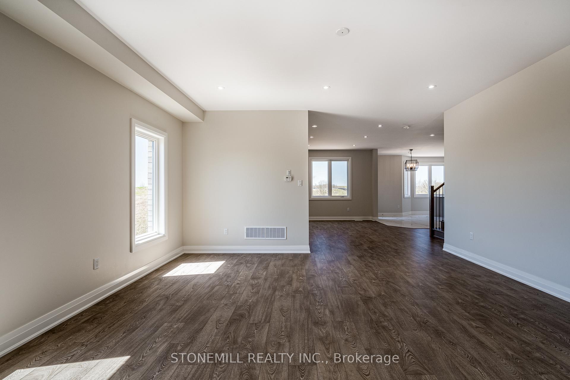 Photo 7 of 229 Midland Place, Welland, Hwy 406/Welland — HOMEH
