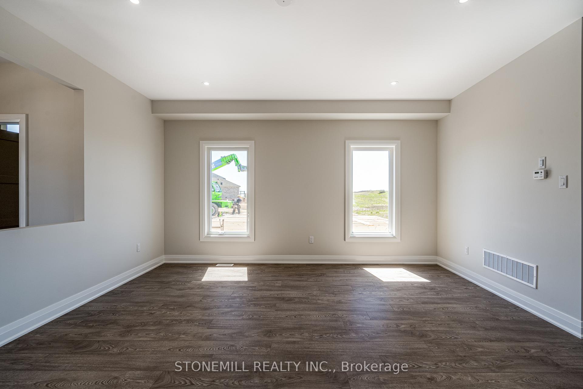 Photo 8 of 229 Midland Place, Welland, Hwy 406/Welland — HOMEH