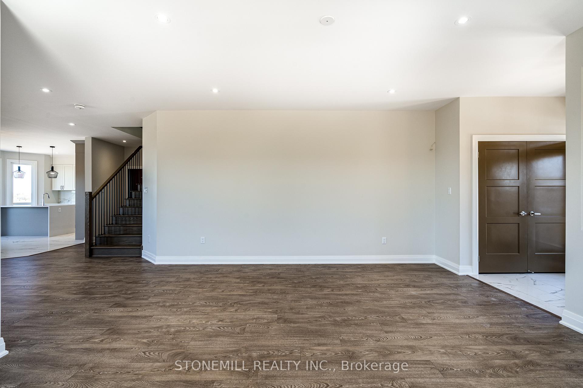 Photo 10 of 229 Midland Place, Welland, Hwy 406/Welland — HOMEH