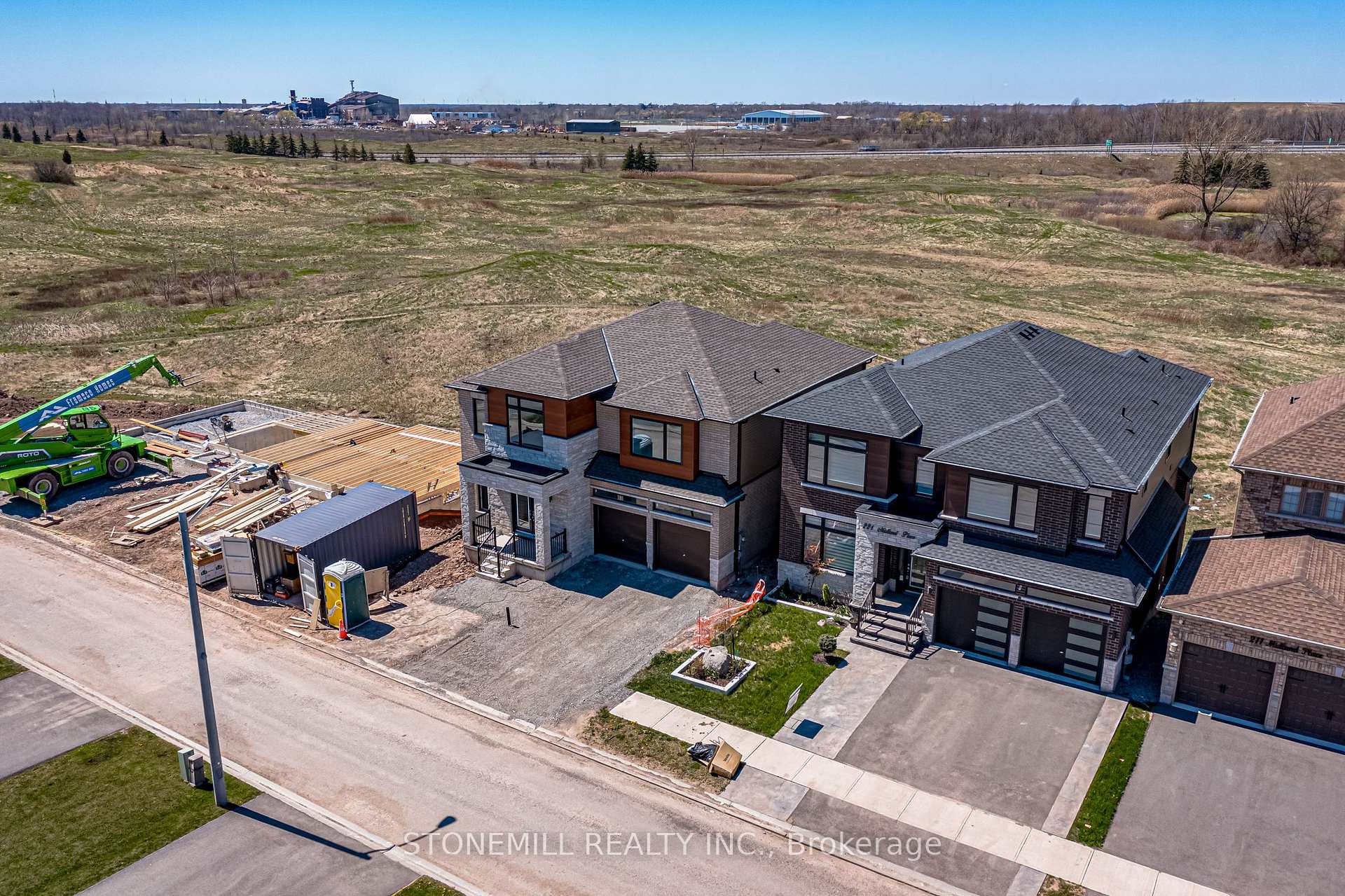 Photo 37 of 229 Midland Place, Welland, Hwy 406/Welland — HOMEH