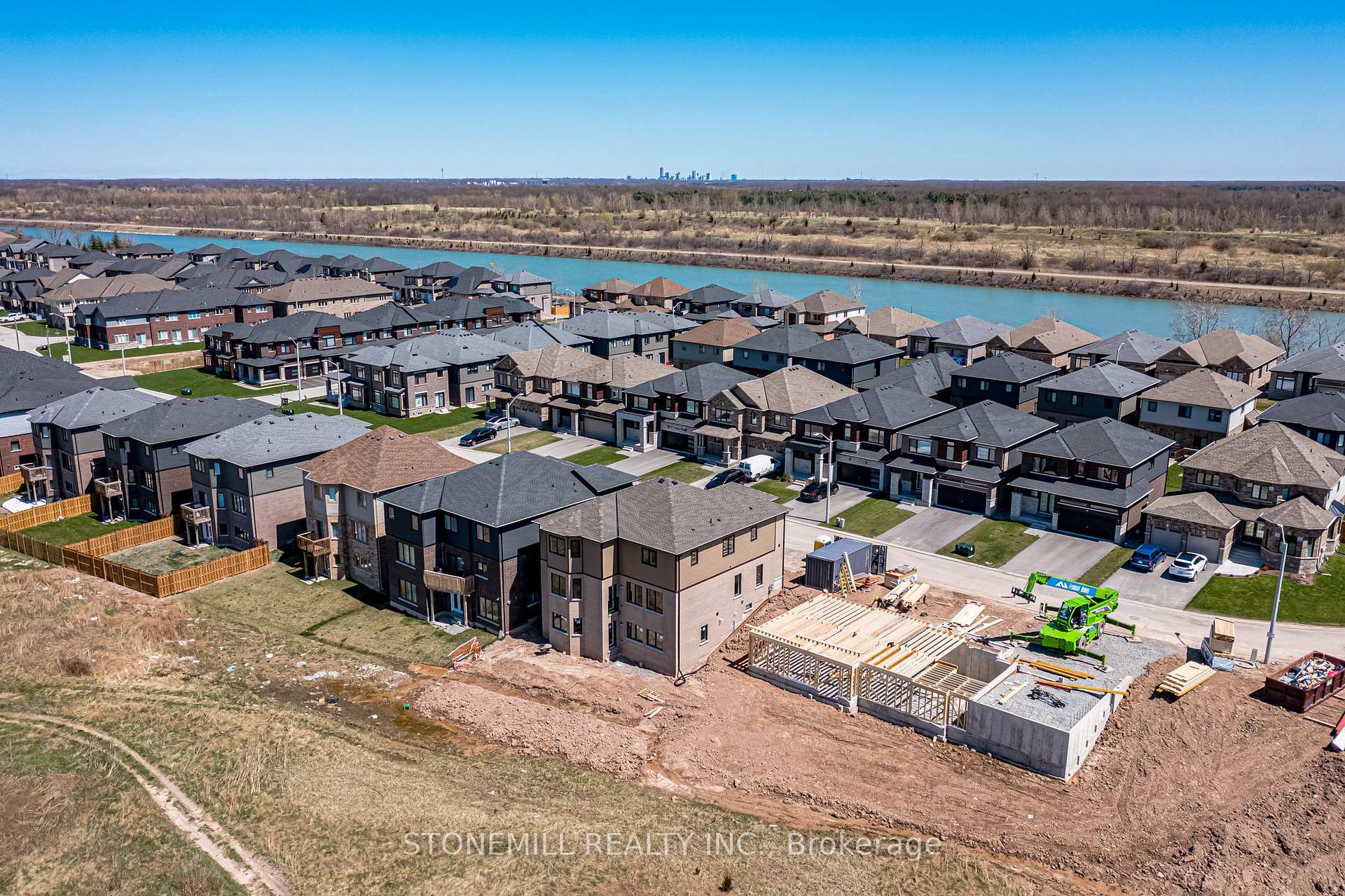 Photo 38 of 229 Midland Place, Welland, Hwy 406/Welland — HOMEH