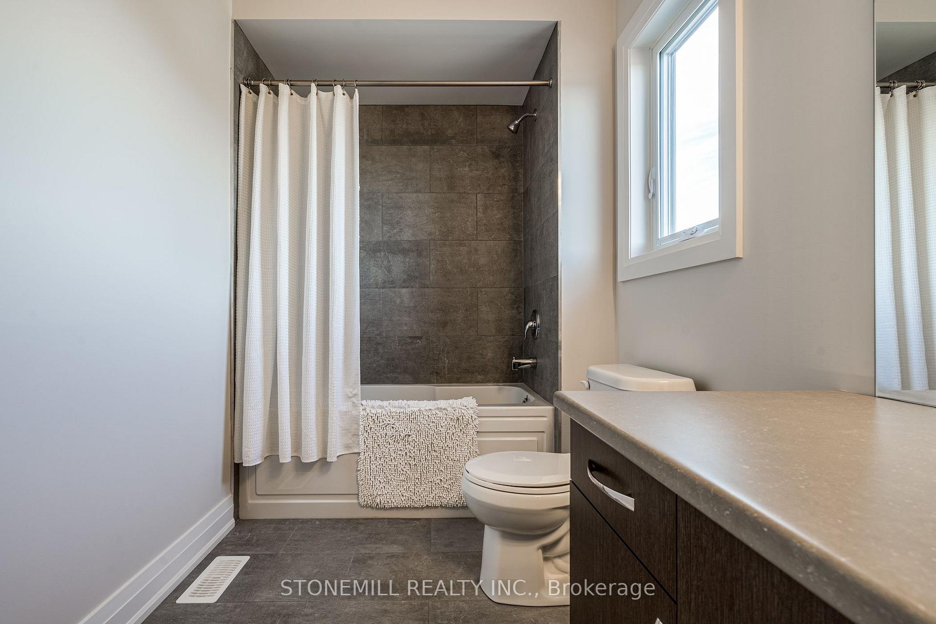Photo 18 of 156 Shoreview Drive, Welland, Hwy 406/Welland — HOMEH