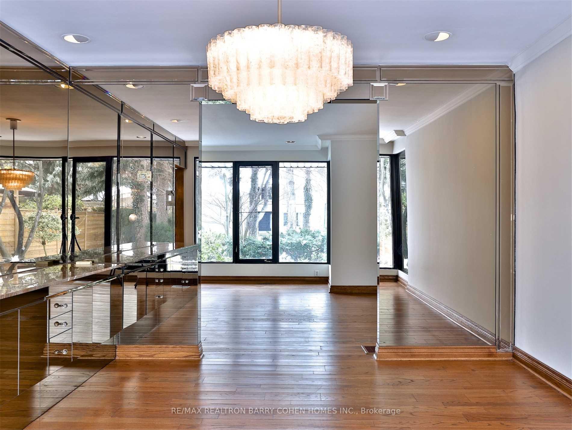 Photo 6 of 160 Owen Boulevard, North York, St. Andrew-Windfields — HOMEH