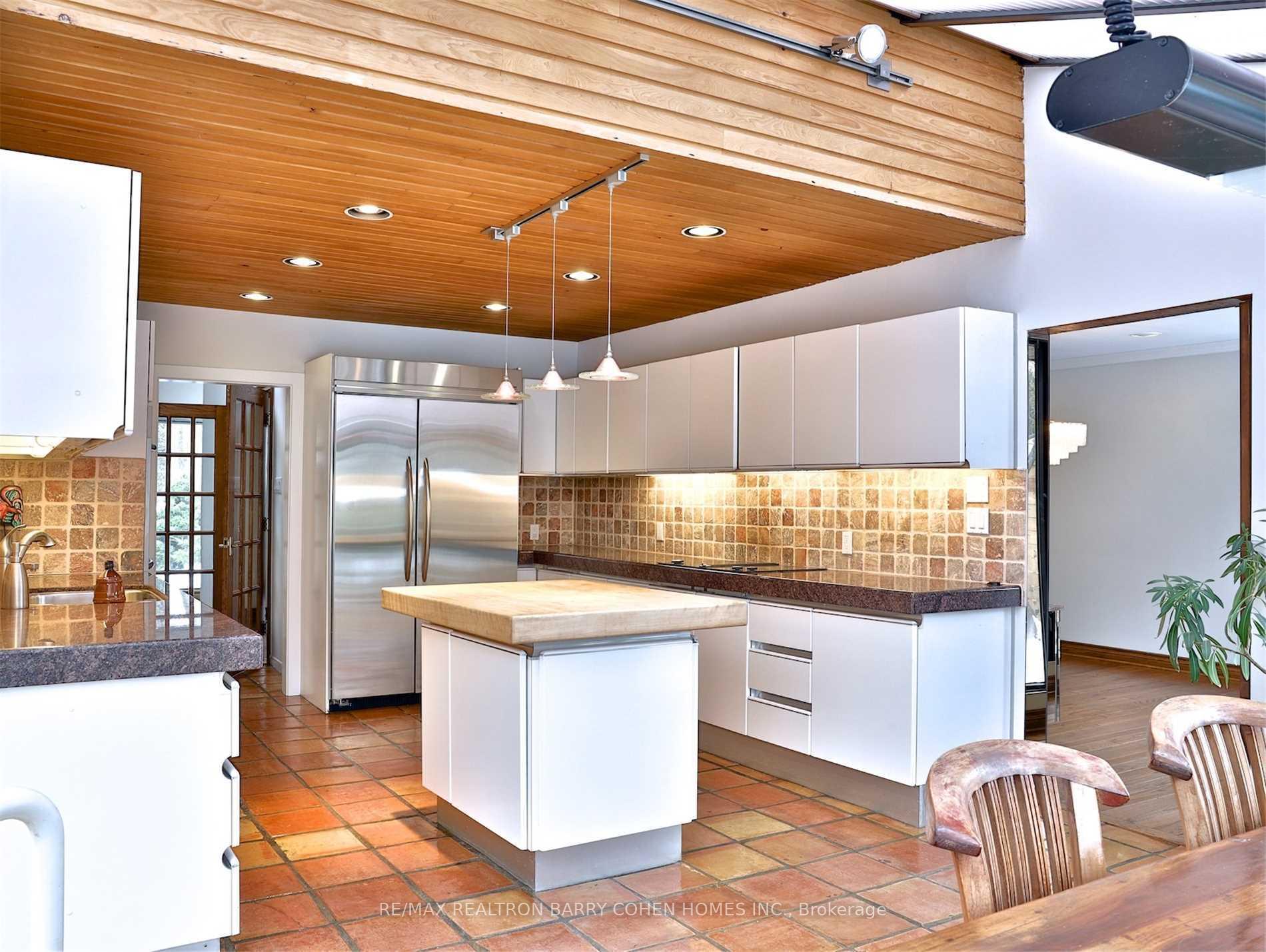 Photo 9 of 160 Owen Boulevard, North York, St. Andrew-Windfields — HOMEH