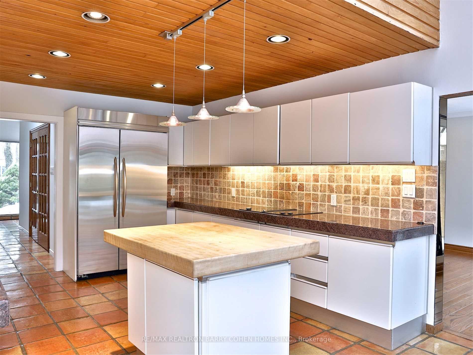 Photo 10 of 160 Owen Boulevard, North York, St. Andrew-Windfields — HOMEH