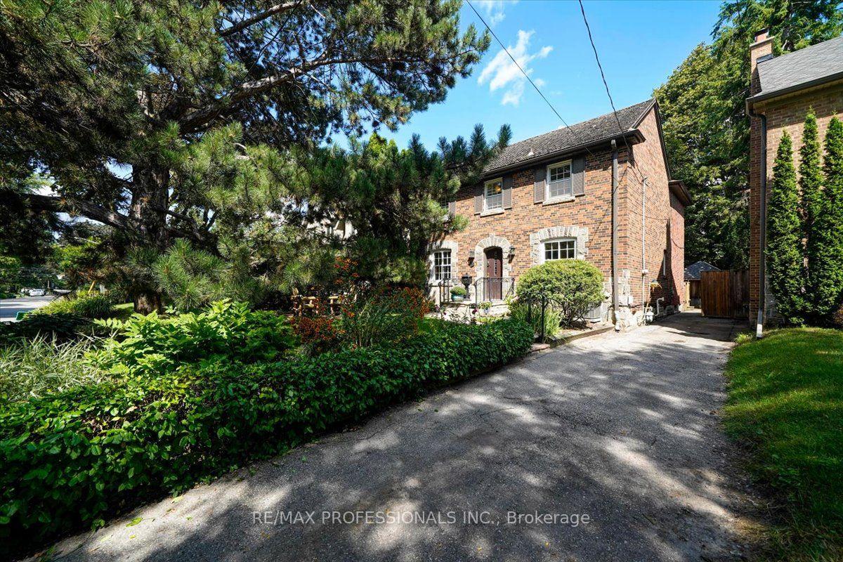 Photo 2 of 65 Dunedin Drive, Etobicoke, Kingsway South — HOMEH