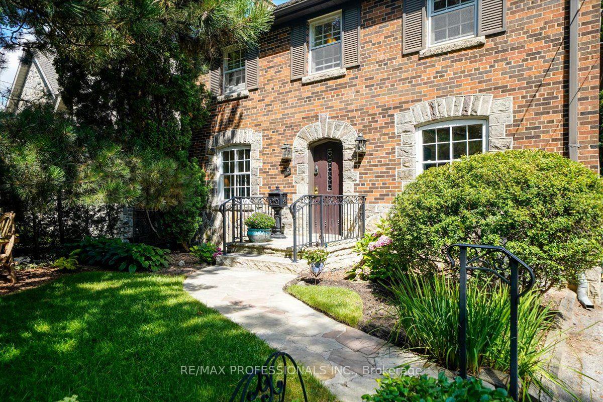 Photo 3 of 65 Dunedin Drive, Etobicoke, Kingsway South — HOMEH