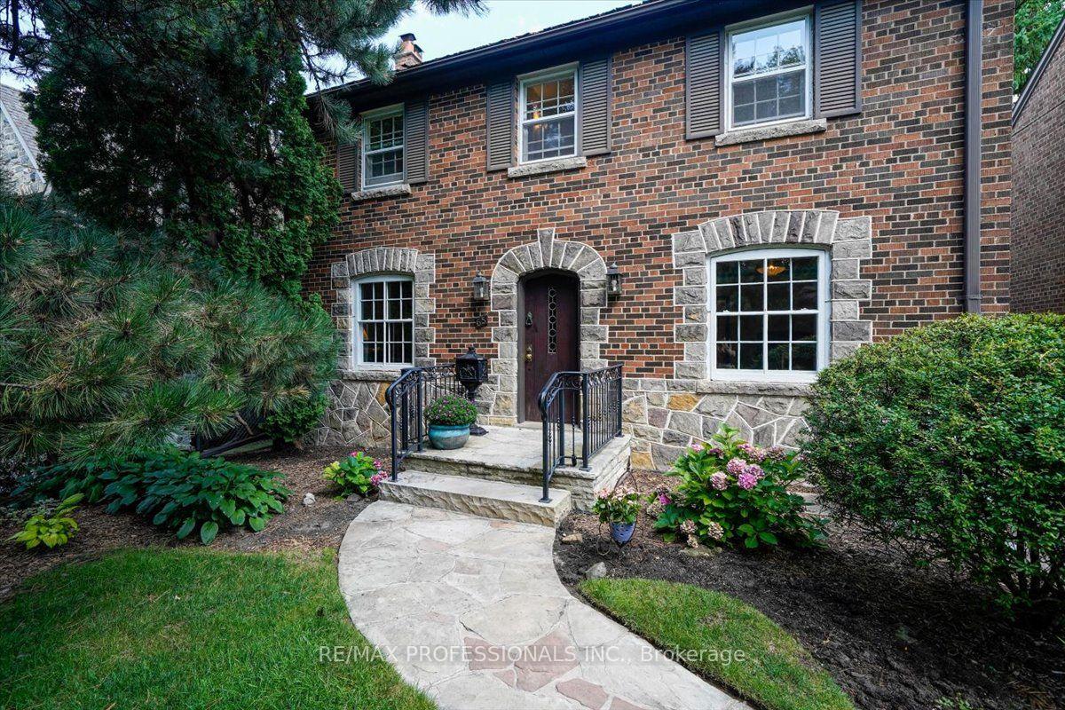 Photo 6 of 65 Dunedin Drive, Etobicoke, Kingsway South — HOMEH