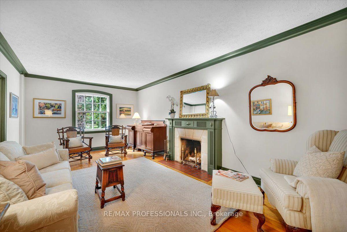 Photo 12 of 65 Dunedin Drive, Etobicoke, Kingsway South — HOMEH