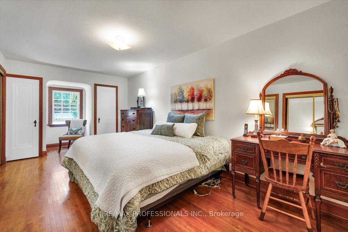 Photo 27 of 65 Dunedin Drive, Etobicoke, Kingsway South — HOMEH