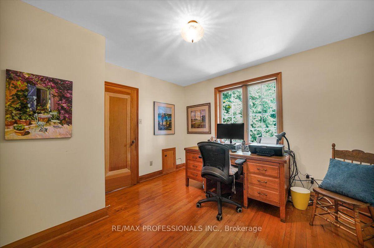 Photo 31 of 65 Dunedin Drive, Etobicoke, Kingsway South — HOMEH