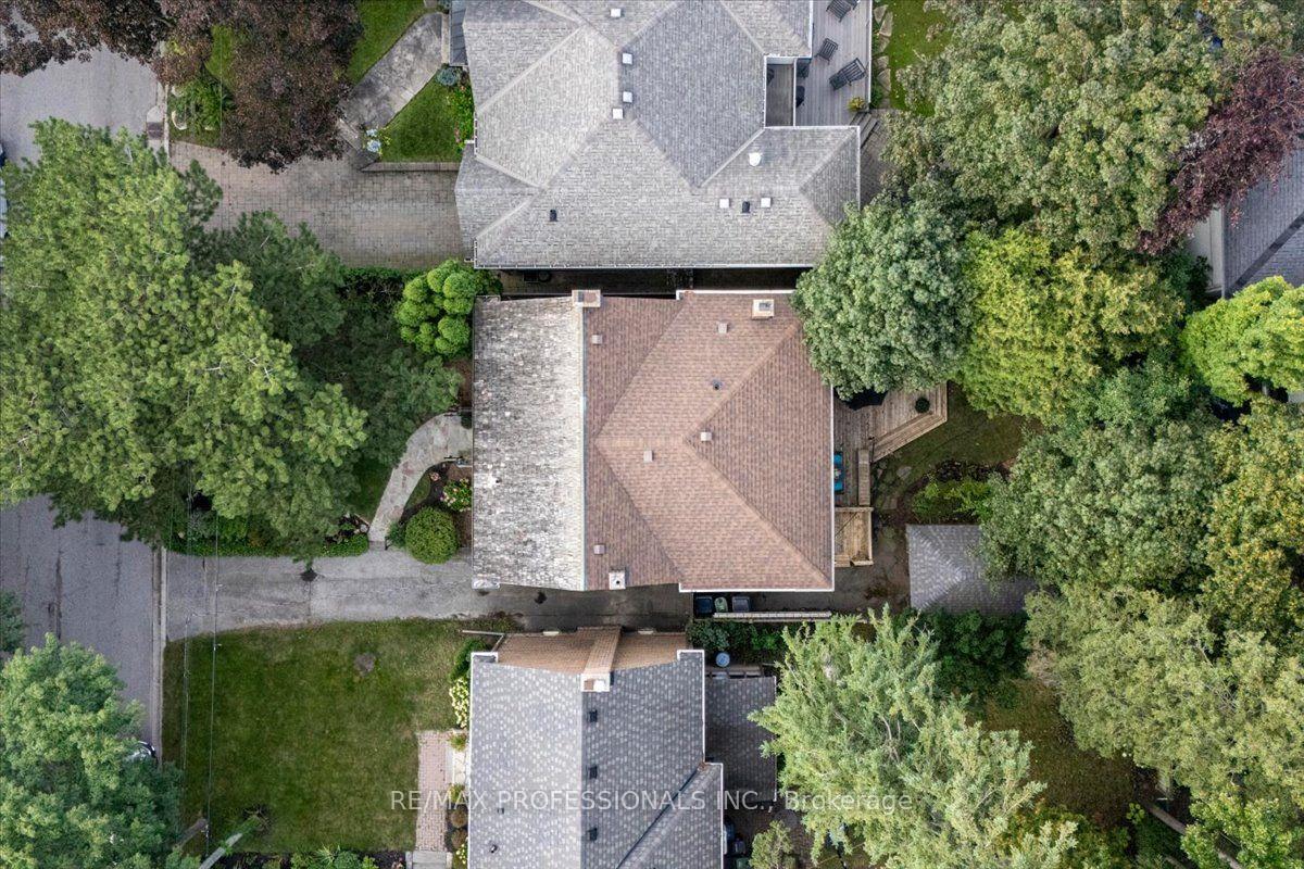 Photo 51 of 65 Dunedin Drive, Etobicoke, Kingsway South — HOMEH