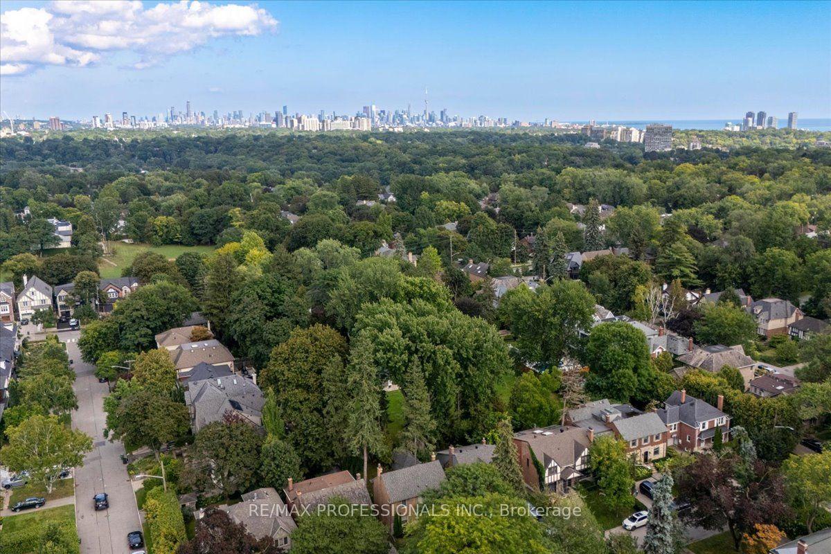 Photo 53 of 65 Dunedin Drive, Etobicoke, Kingsway South — HOMEH