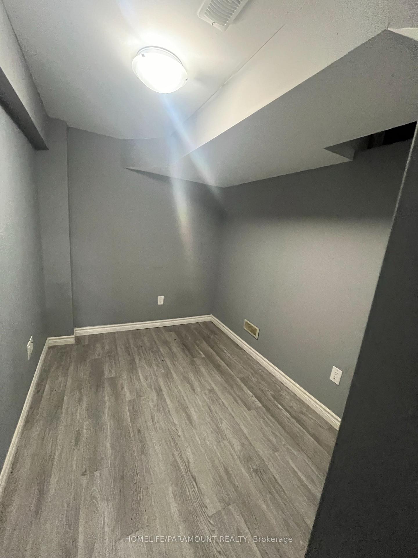 Photo 15 of 27 Lonestar Crescent, Brampton, Fletcher's Meadow — HOMEH