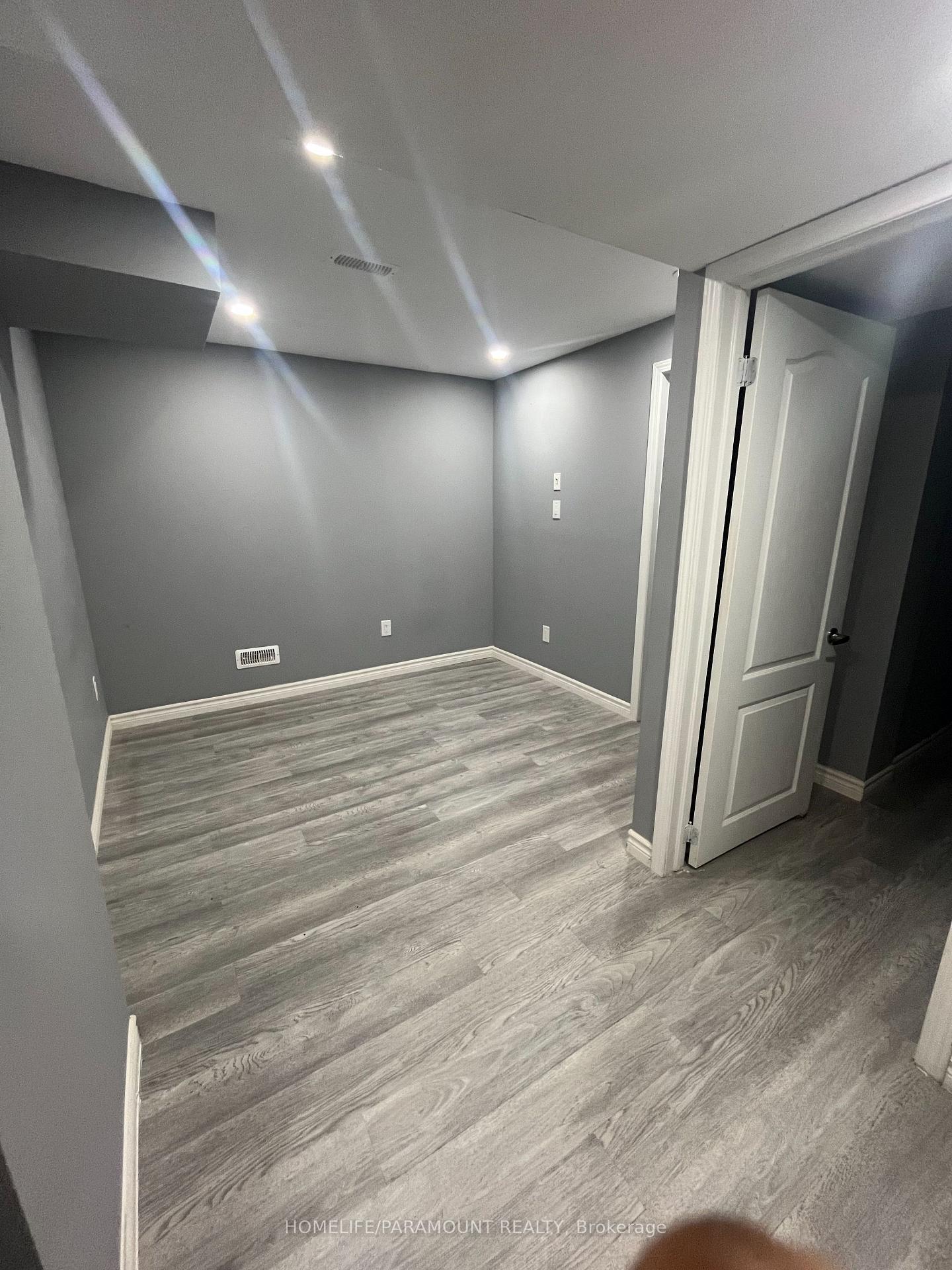 Photo 17 of 27 Lonestar Crescent, Brampton, Fletcher's Meadow — HOMEH