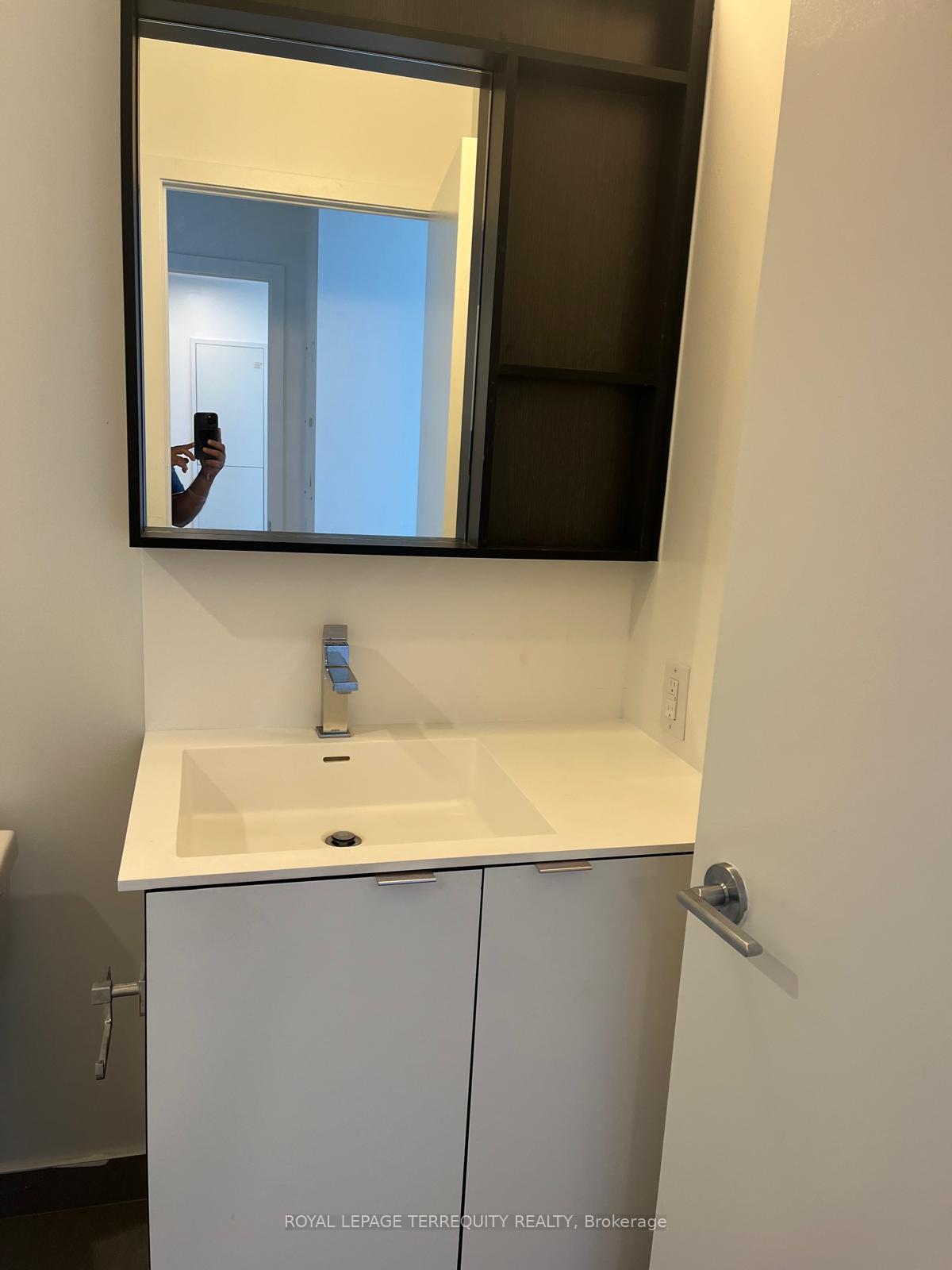 Photo 6 of Unit 2908, 4065 Confederation Parkway, Mississauga, City Centre — HOMEH
