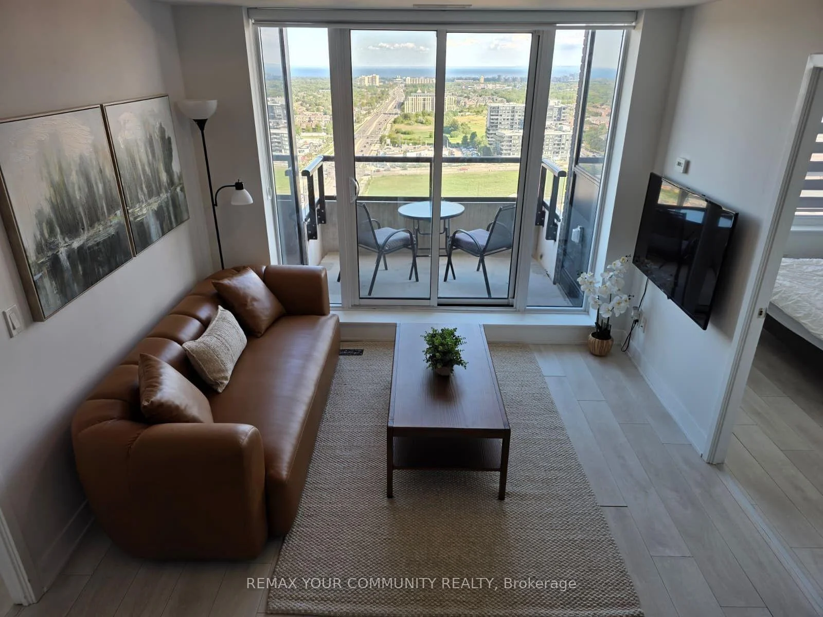 Photo 4 of Unit 2010, 297 Oak Walk Drive, Oakville, River Oaks — HOMEH