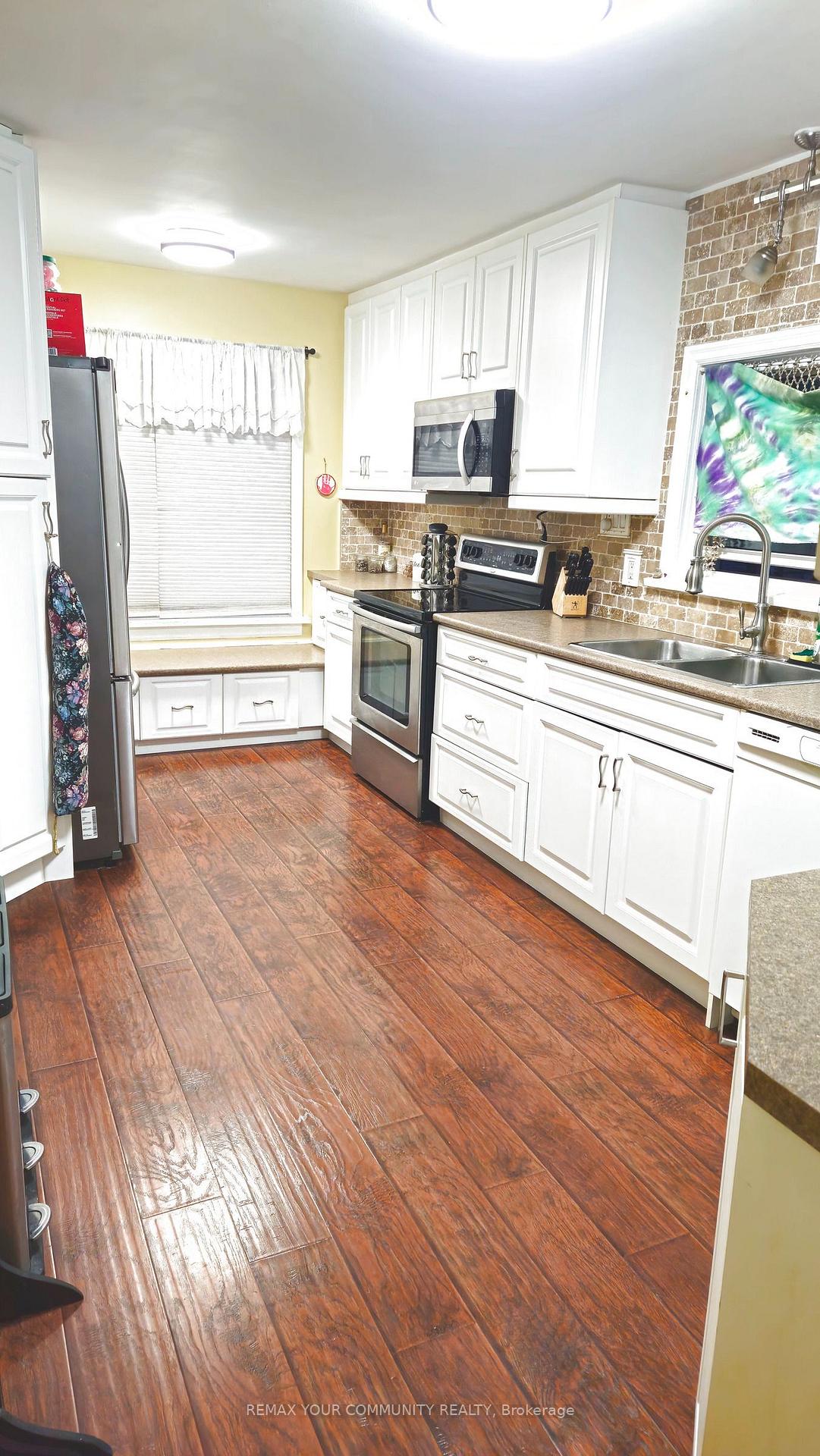 Photo 4 of 520 Cromwell Avenue, Oshawa, Vanier — HOMEH