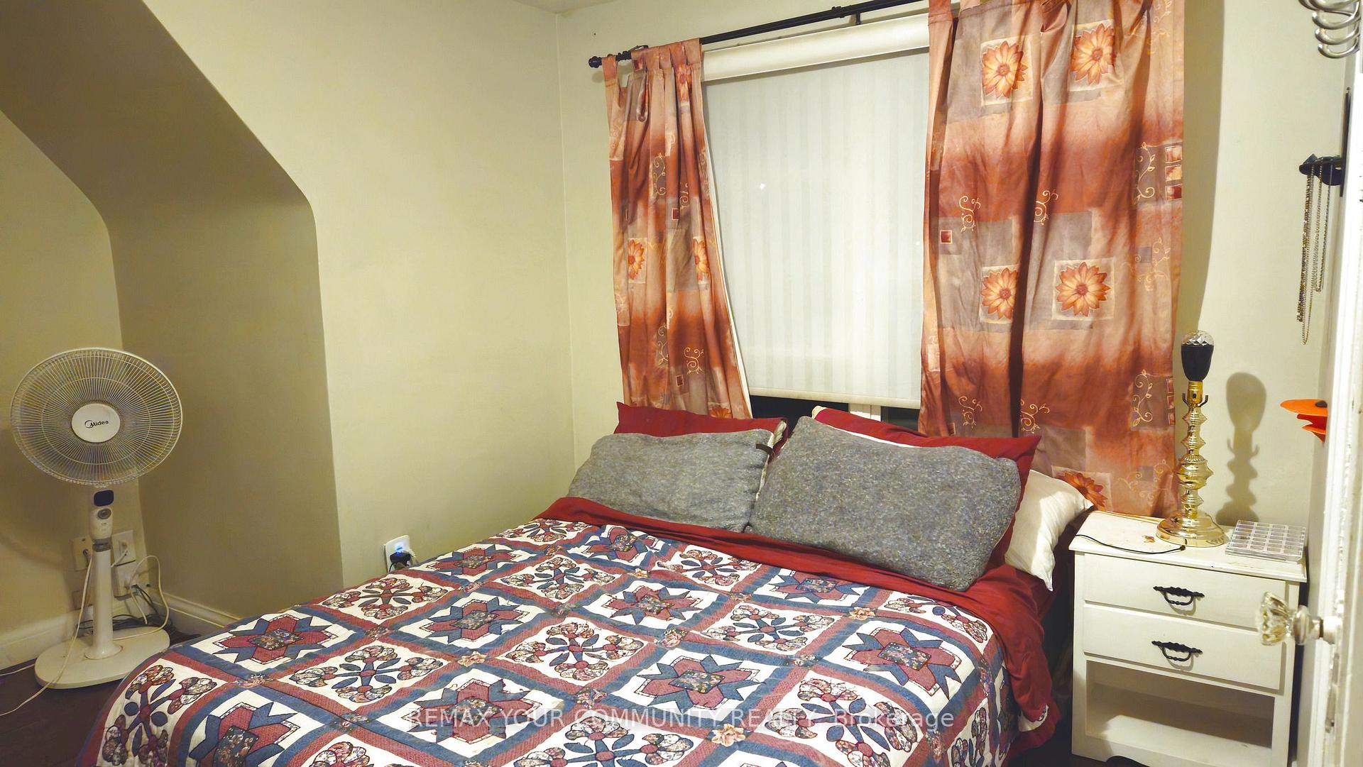 Photo 12 of 520 Cromwell Avenue, Oshawa, Vanier — HOMEH