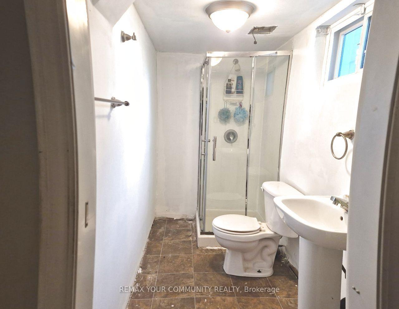 Photo 16 of 520 Cromwell Avenue, Oshawa, Vanier — HOMEH