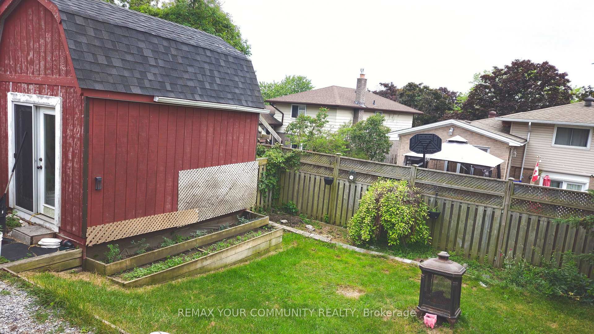 Photo 18 of 520 Cromwell Avenue, Oshawa, Vanier — HOMEH