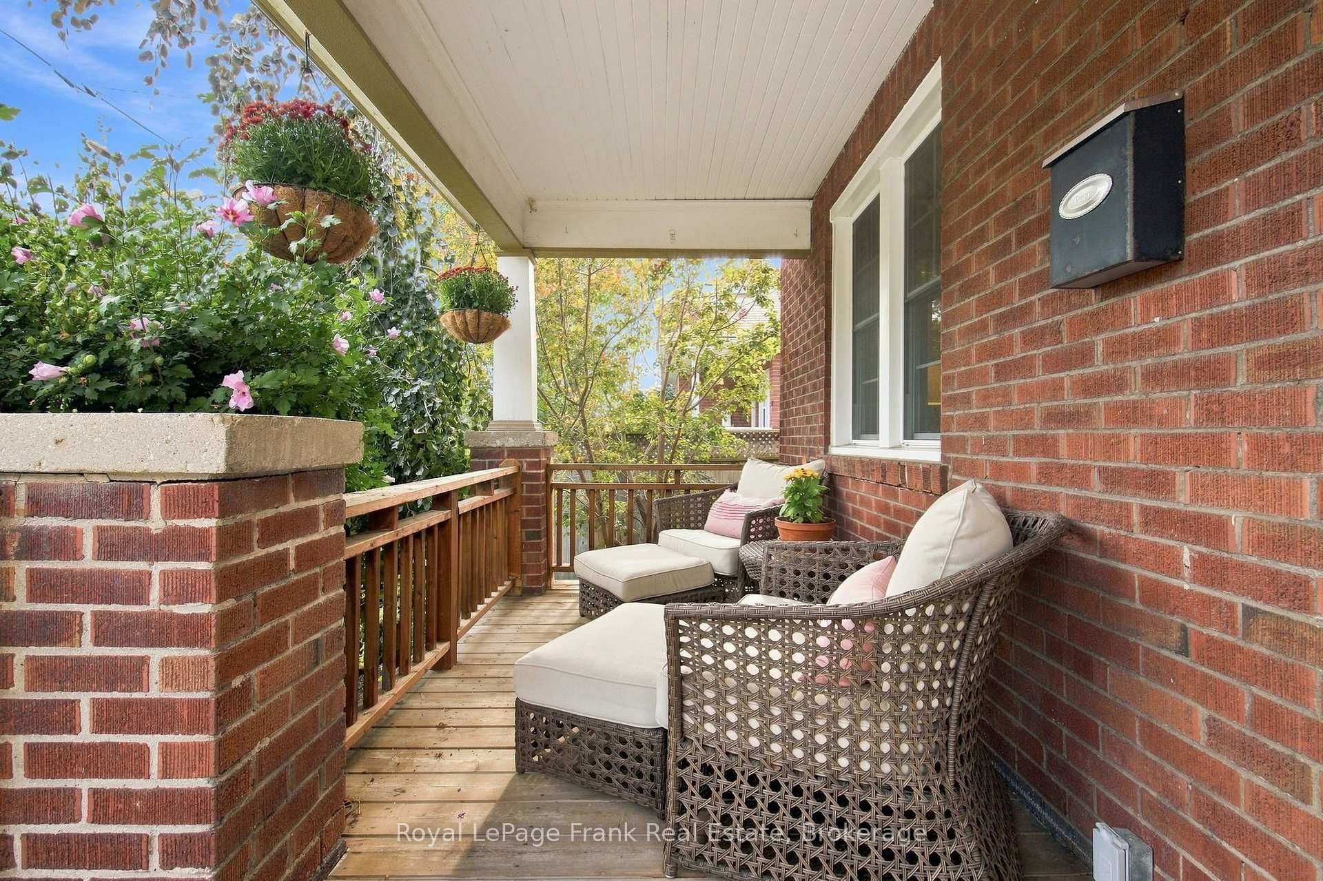 Photo 3 of 44 Mclaughlin Boulevard, Oshawa, O'Neill — HOMEH
