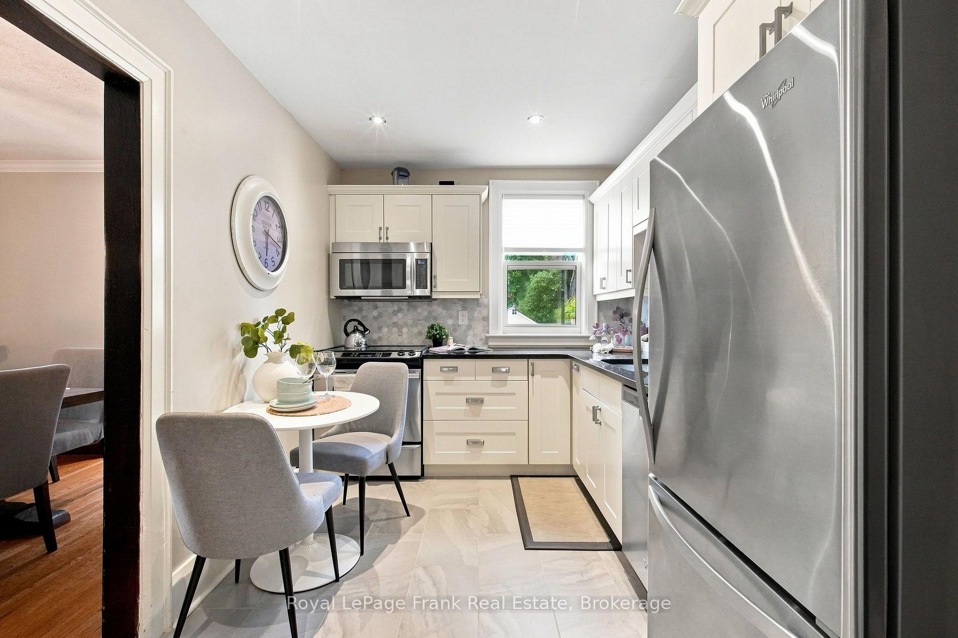 Photo 6 of 44 Mclaughlin Boulevard, Oshawa, O'Neill — HOMEH