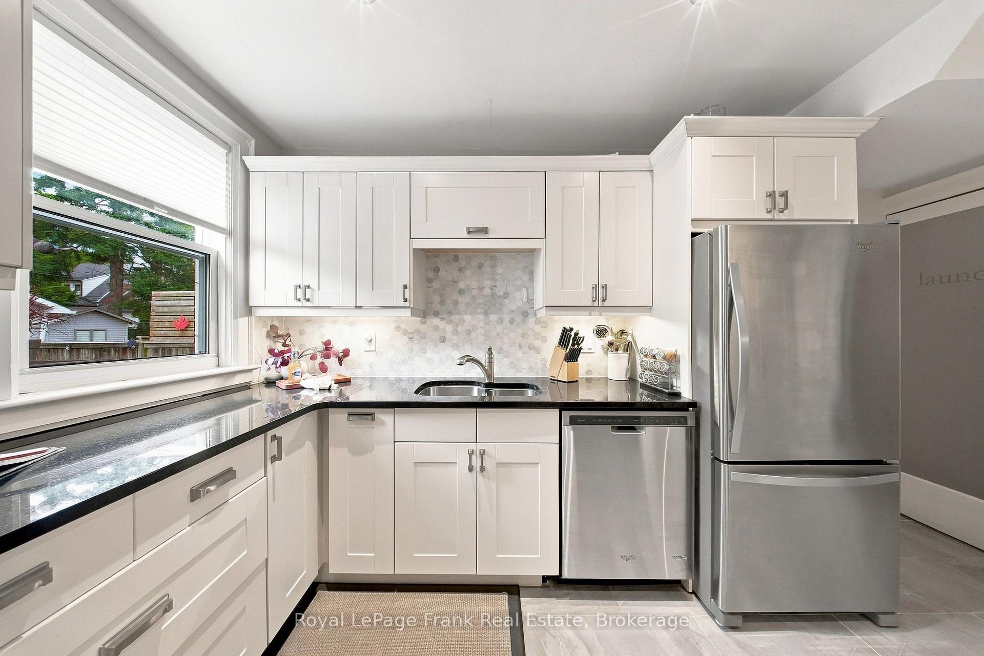 Photo 11 of 44 Mclaughlin Boulevard, Oshawa, O'Neill — HOMEH