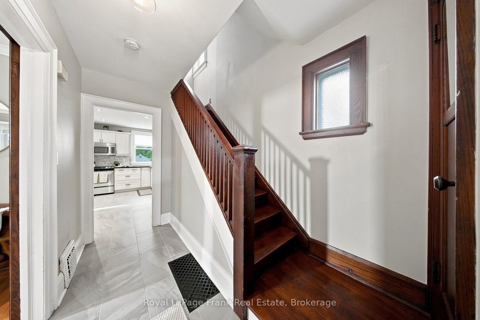 Photo 20 of 44 Mclaughlin Boulevard, Oshawa, O'Neill — HOMEH