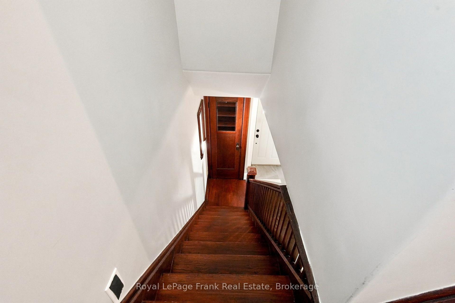 Photo 21 of 44 Mclaughlin Boulevard, Oshawa, O'Neill — HOMEH