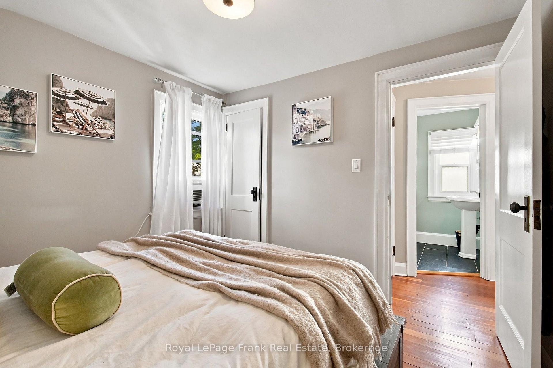 Photo 28 of 44 Mclaughlin Boulevard, Oshawa, O'Neill — HOMEH