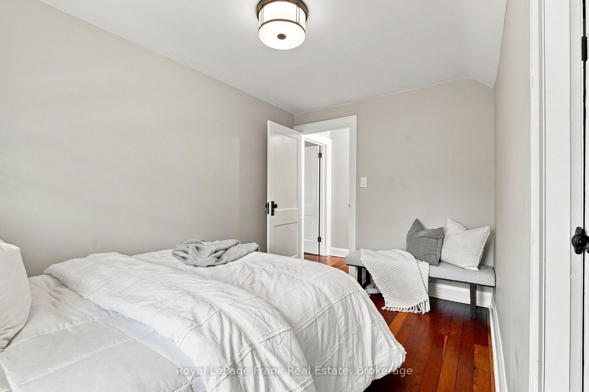 Photo 30 of 44 Mclaughlin Boulevard, Oshawa, O'Neill — HOMEH