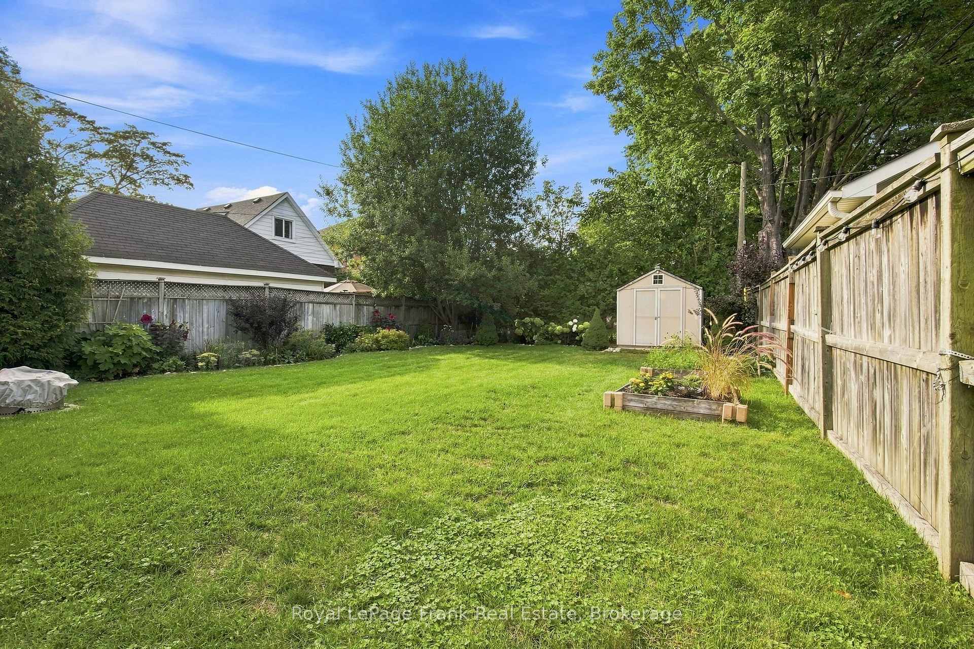 Photo 32 of 44 Mclaughlin Boulevard, Oshawa, O'Neill — HOMEH