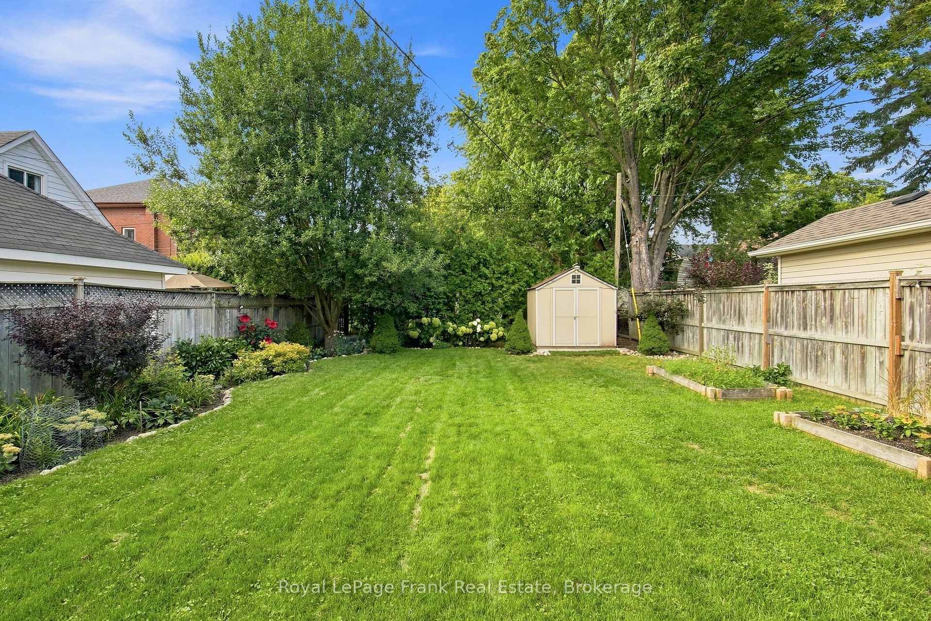 Photo 34 of 44 Mclaughlin Boulevard, Oshawa, O'Neill — HOMEH