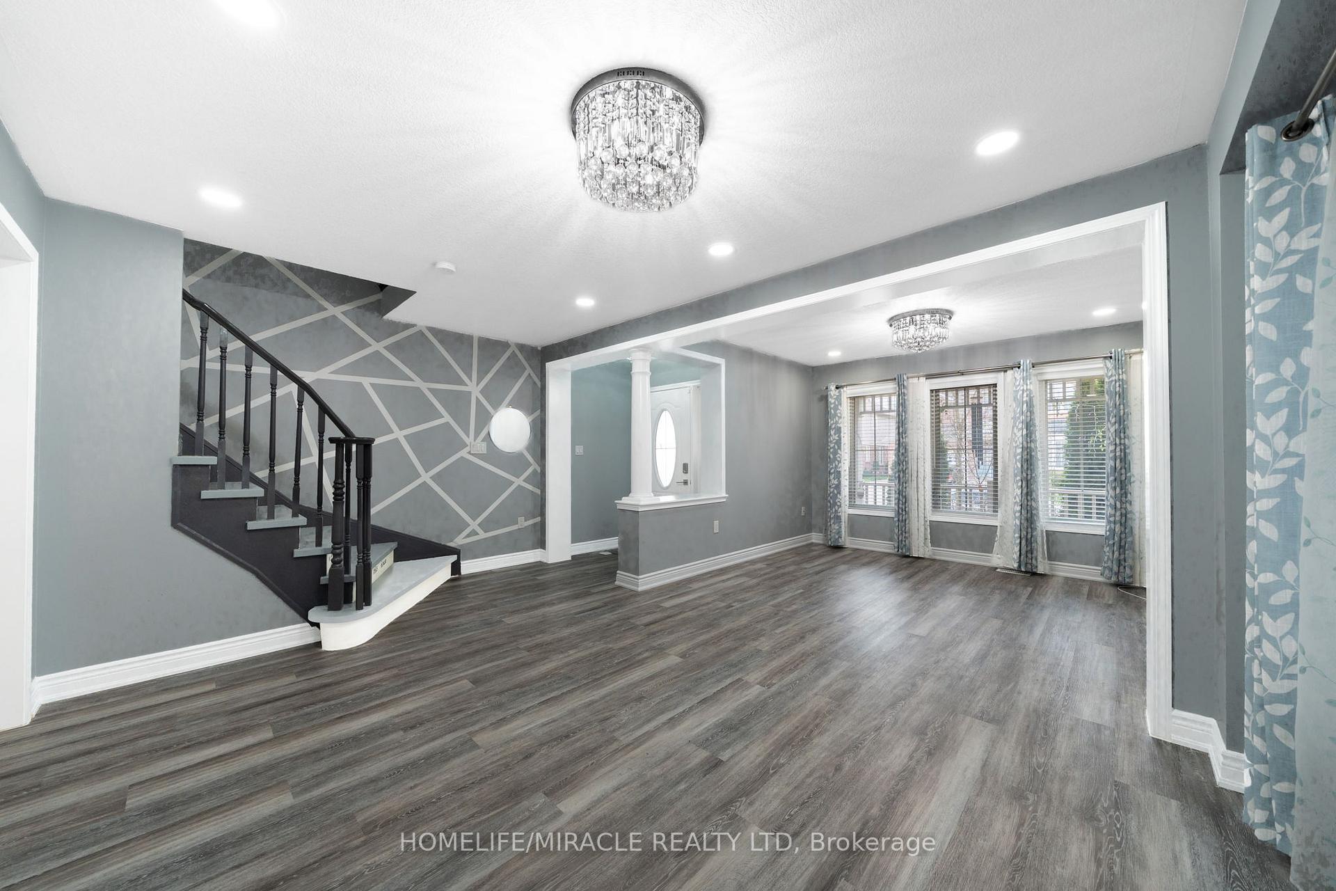 Photo 6 of Unit Upper, 151 Baldwin Drive, Cambridge, Silver Heights — HOMEH