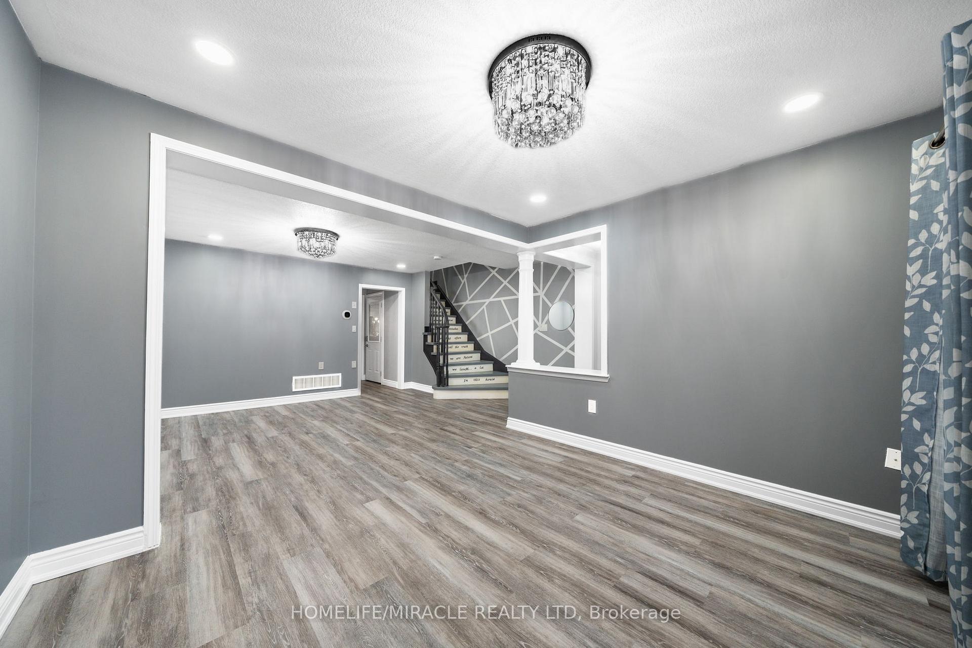 Photo 7 of Unit Upper, 151 Baldwin Drive, Cambridge, Silver Heights — HOMEH