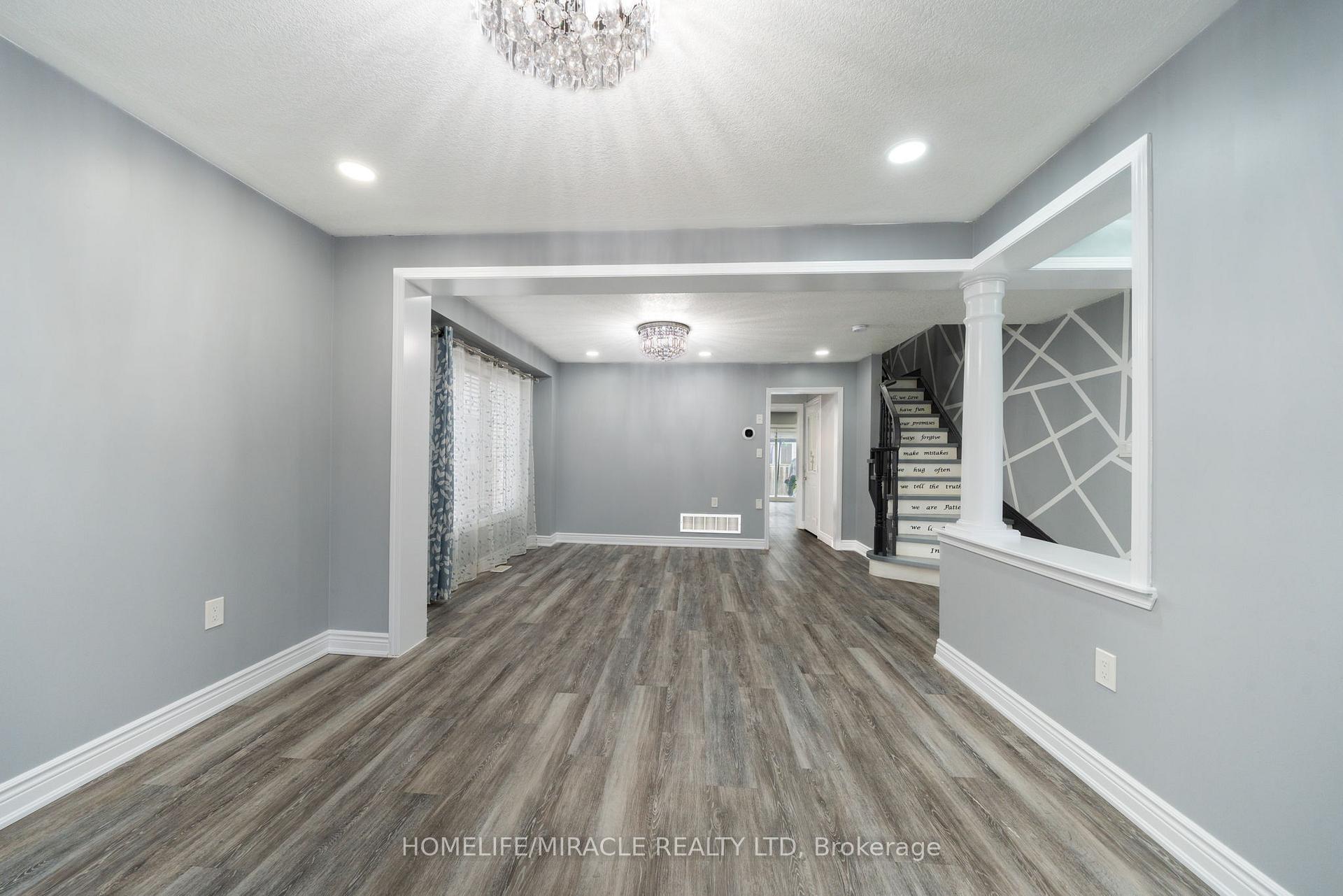 Photo 8 of Unit Upper, 151 Baldwin Drive, Cambridge, Silver Heights — HOMEH
