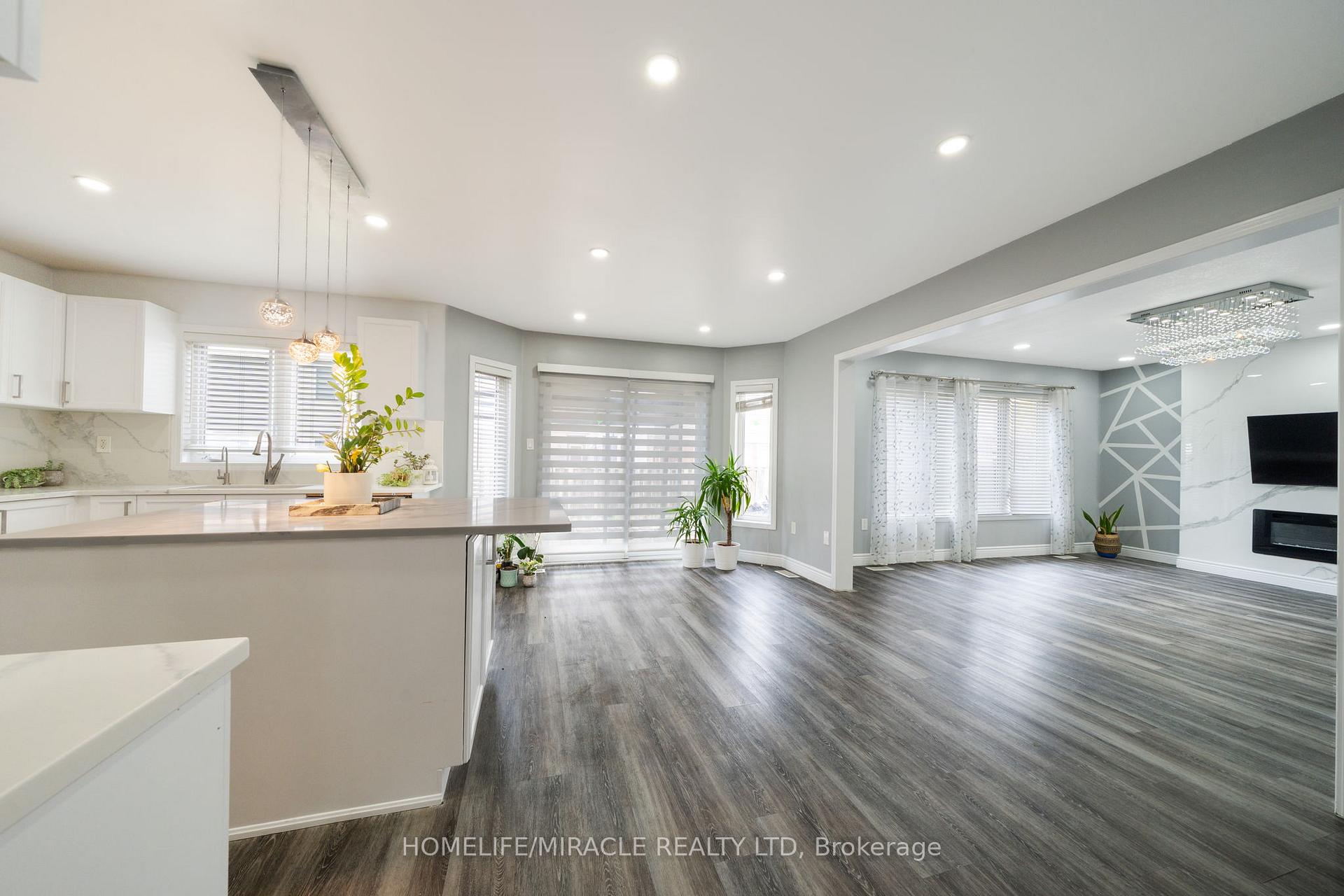 Photo 11 of Unit Upper, 151 Baldwin Drive, Cambridge, Silver Heights — HOMEH
