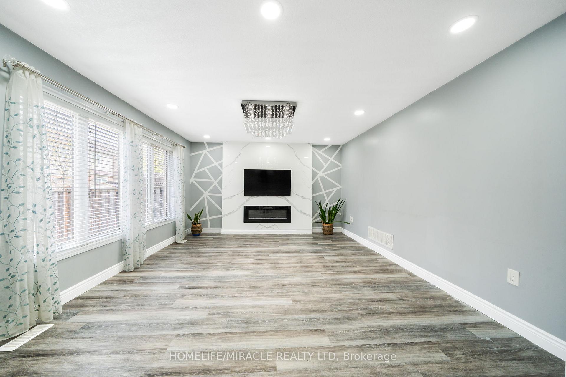 Photo 13 of Unit Upper, 151 Baldwin Drive, Cambridge, Silver Heights — HOMEH
