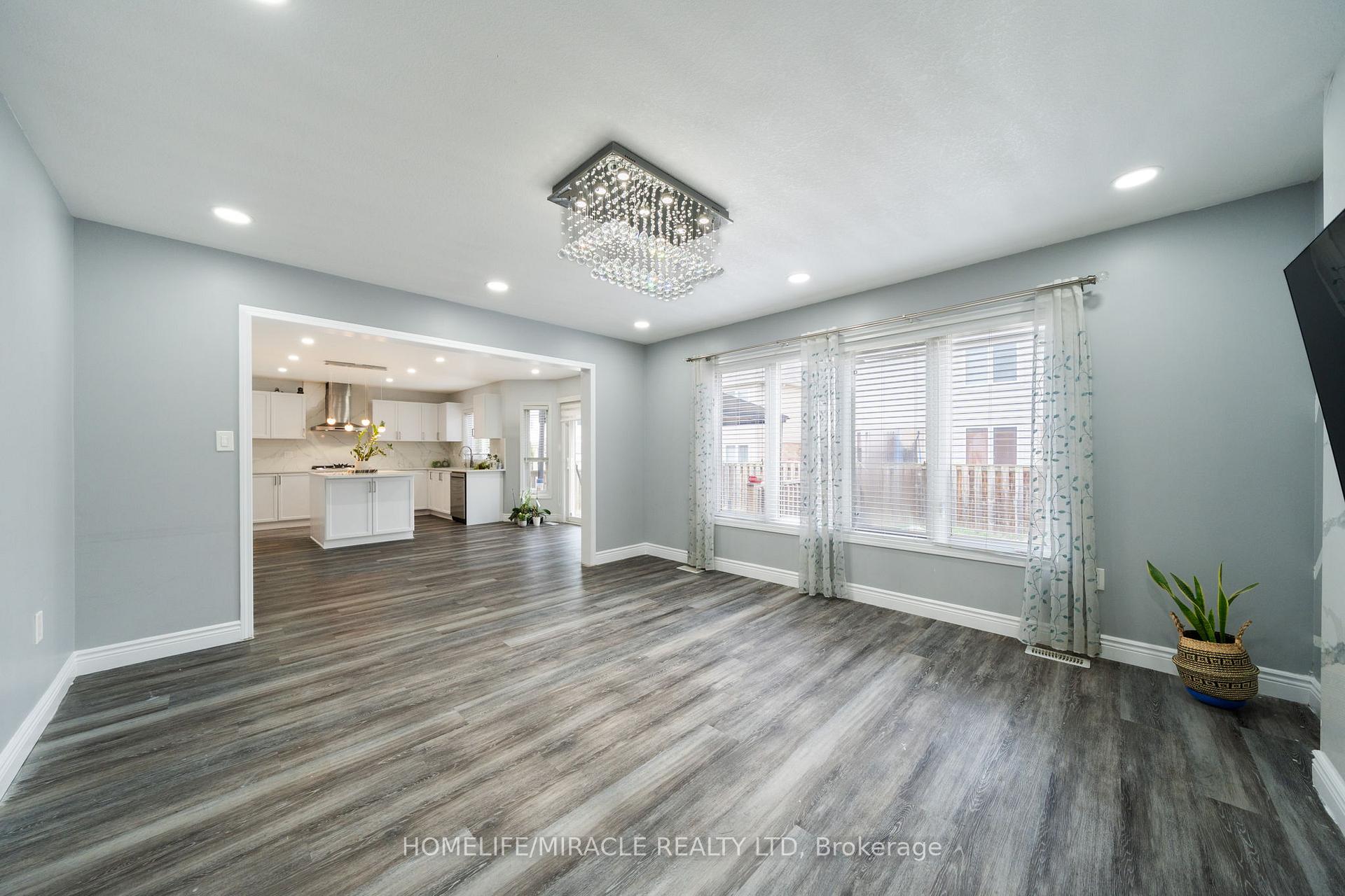 Photo 14 of Unit Upper, 151 Baldwin Drive, Cambridge, Silver Heights — HOMEH