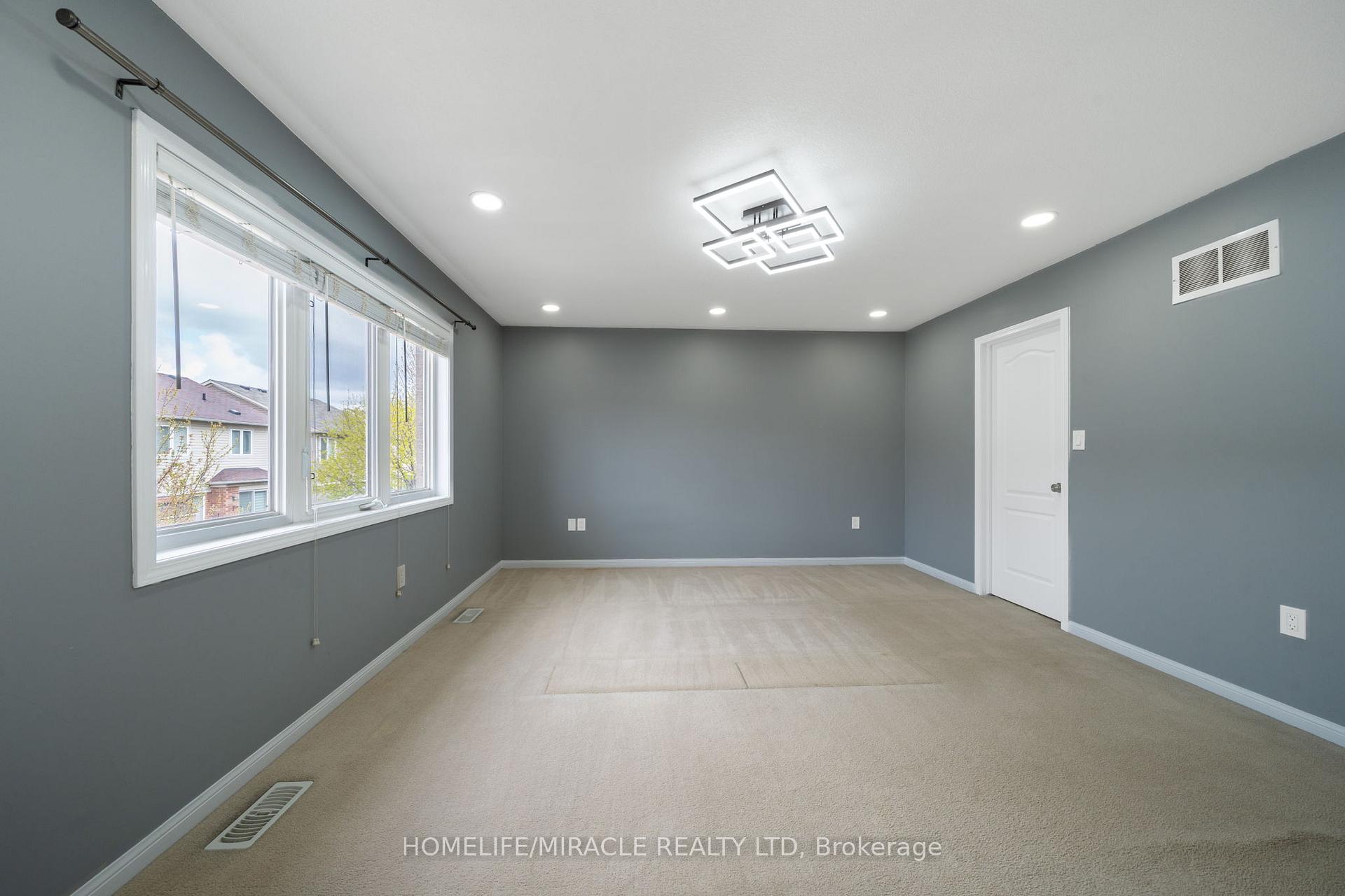 Photo 20 of Unit Upper, 151 Baldwin Drive, Cambridge, Silver Heights — HOMEH