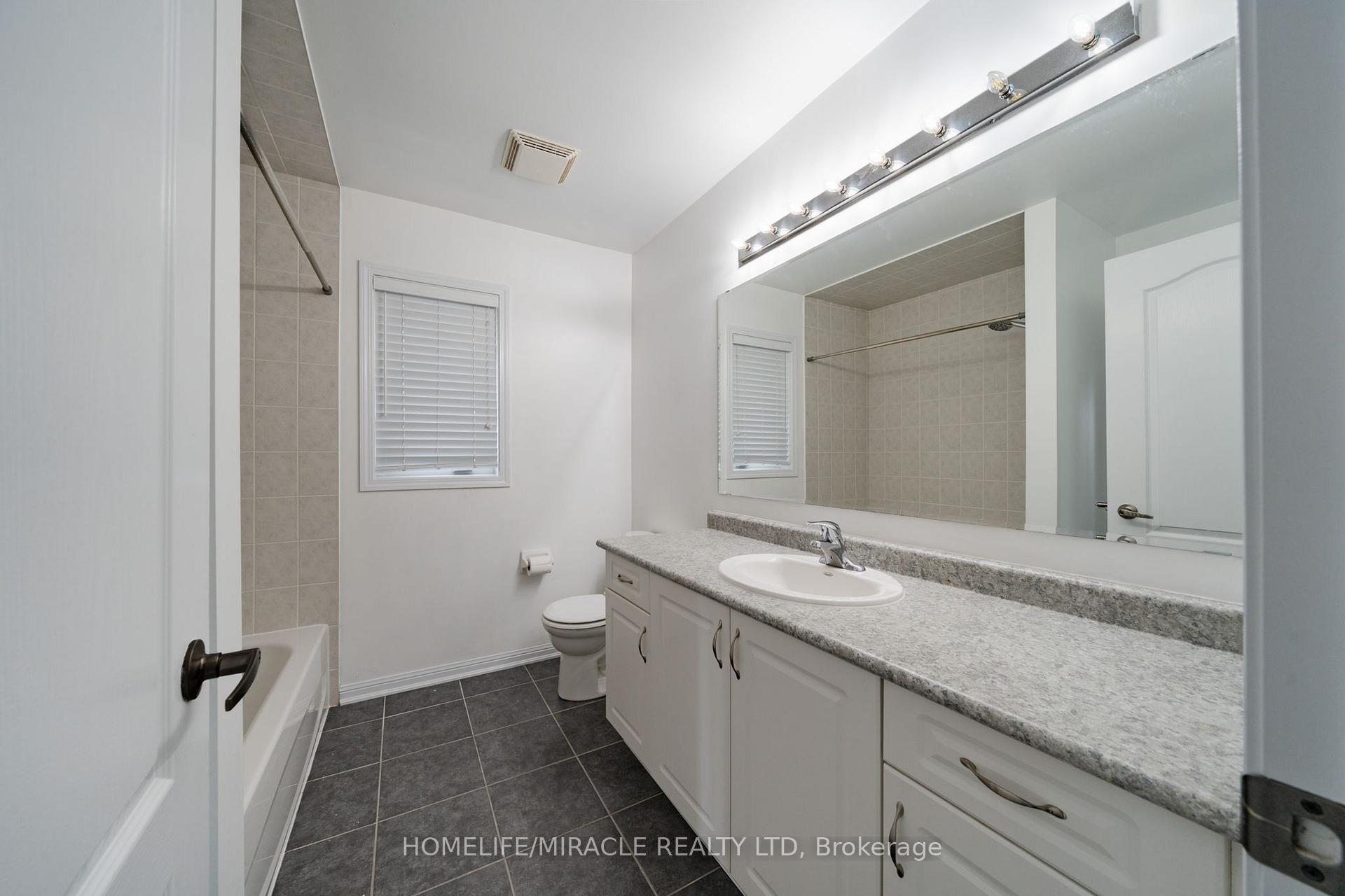 Photo 25 of Unit Upper, 151 Baldwin Drive, Cambridge, Silver Heights — HOMEH