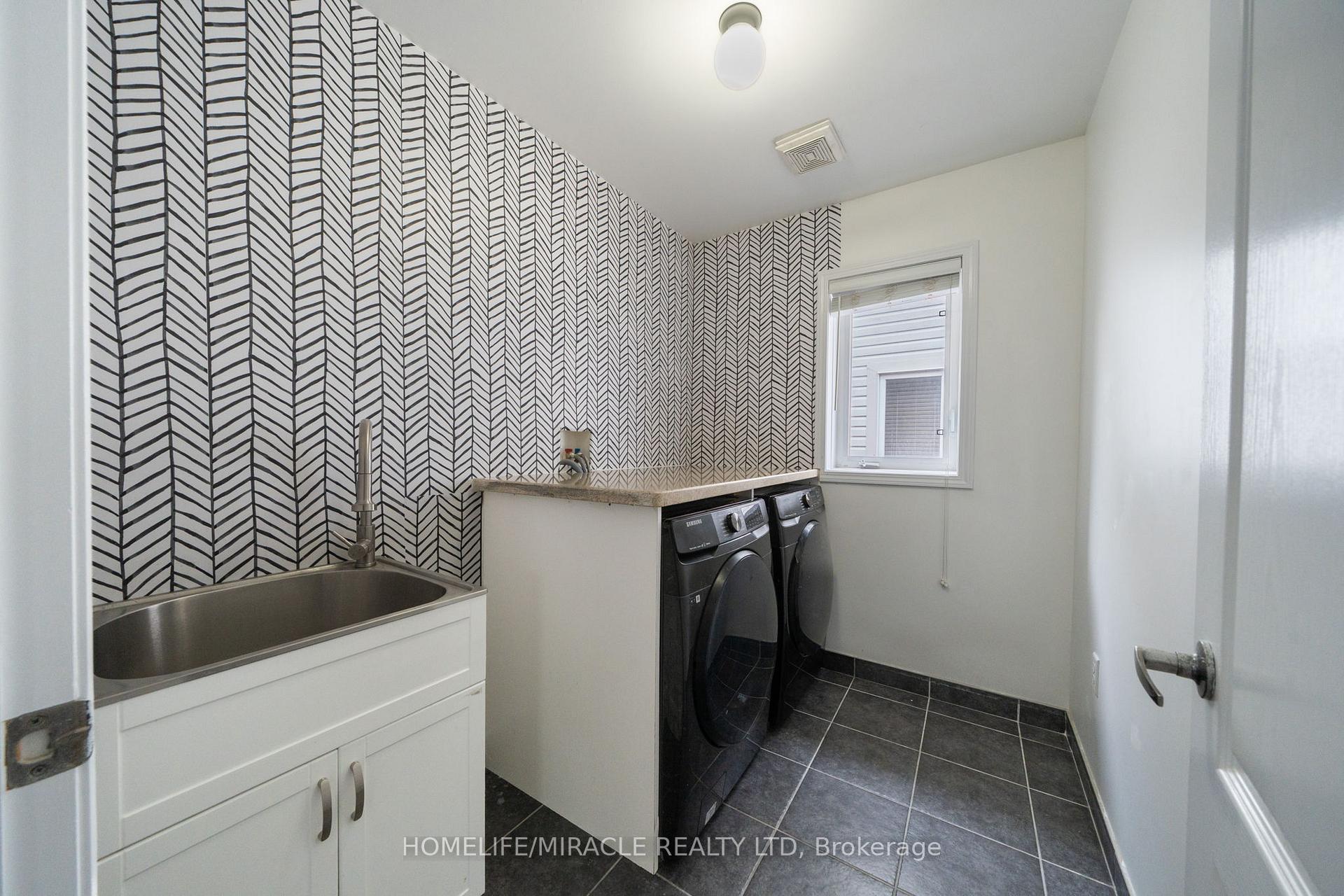 Photo 30 of Unit Upper, 151 Baldwin Drive, Cambridge, Silver Heights — HOMEH
