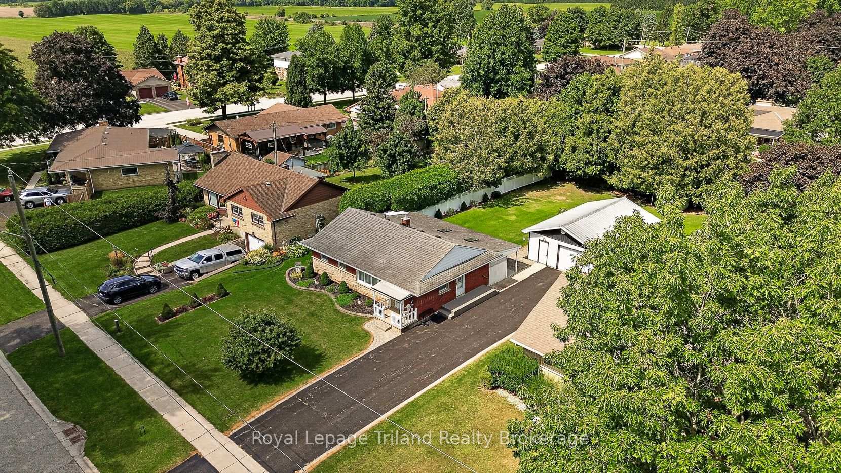 Photo 2 of 232 Washington Street, Zorra, Thamesford — HOMEH